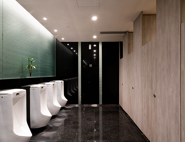 Cloison de toilette en stratifié compact